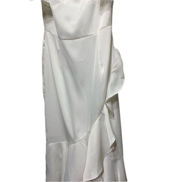 NWT AmyLynn V-neck Ruffle Midi Tea
Dress White Size Small - Picture 8 of 13